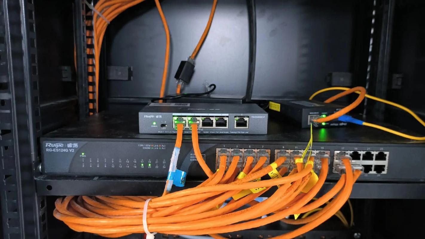 弱电工程安装 网络插座与安防监控在重庆建筑工程职业学院的应用